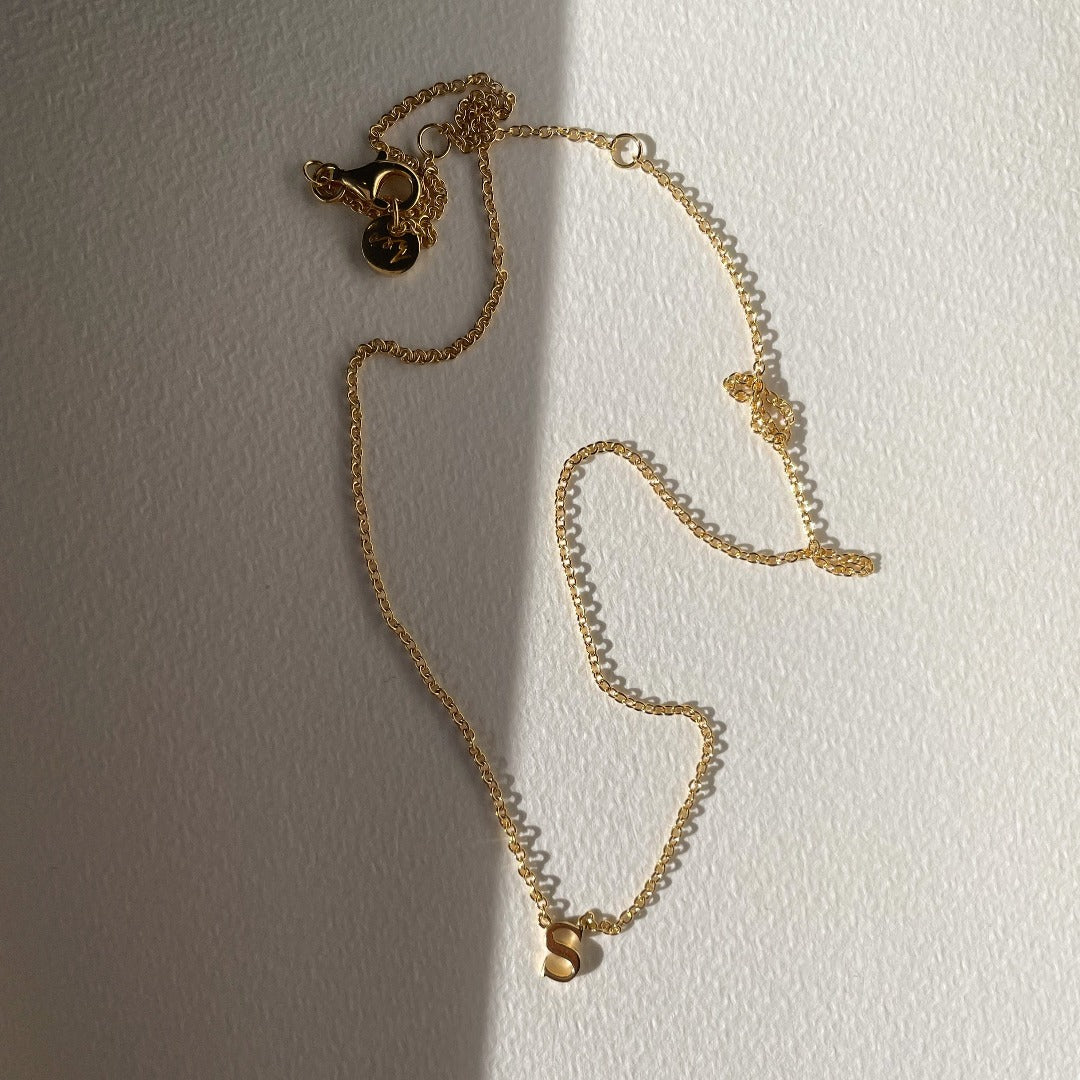 Classic Baby Initial Necklace – 18K gold plated