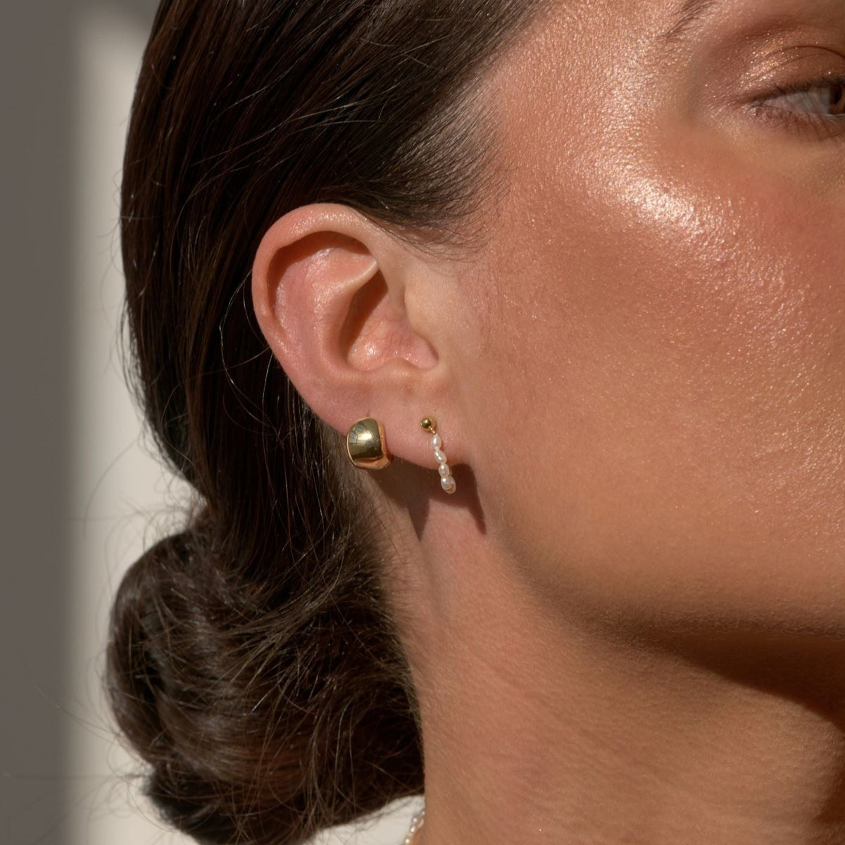Yves Pearl Earrings