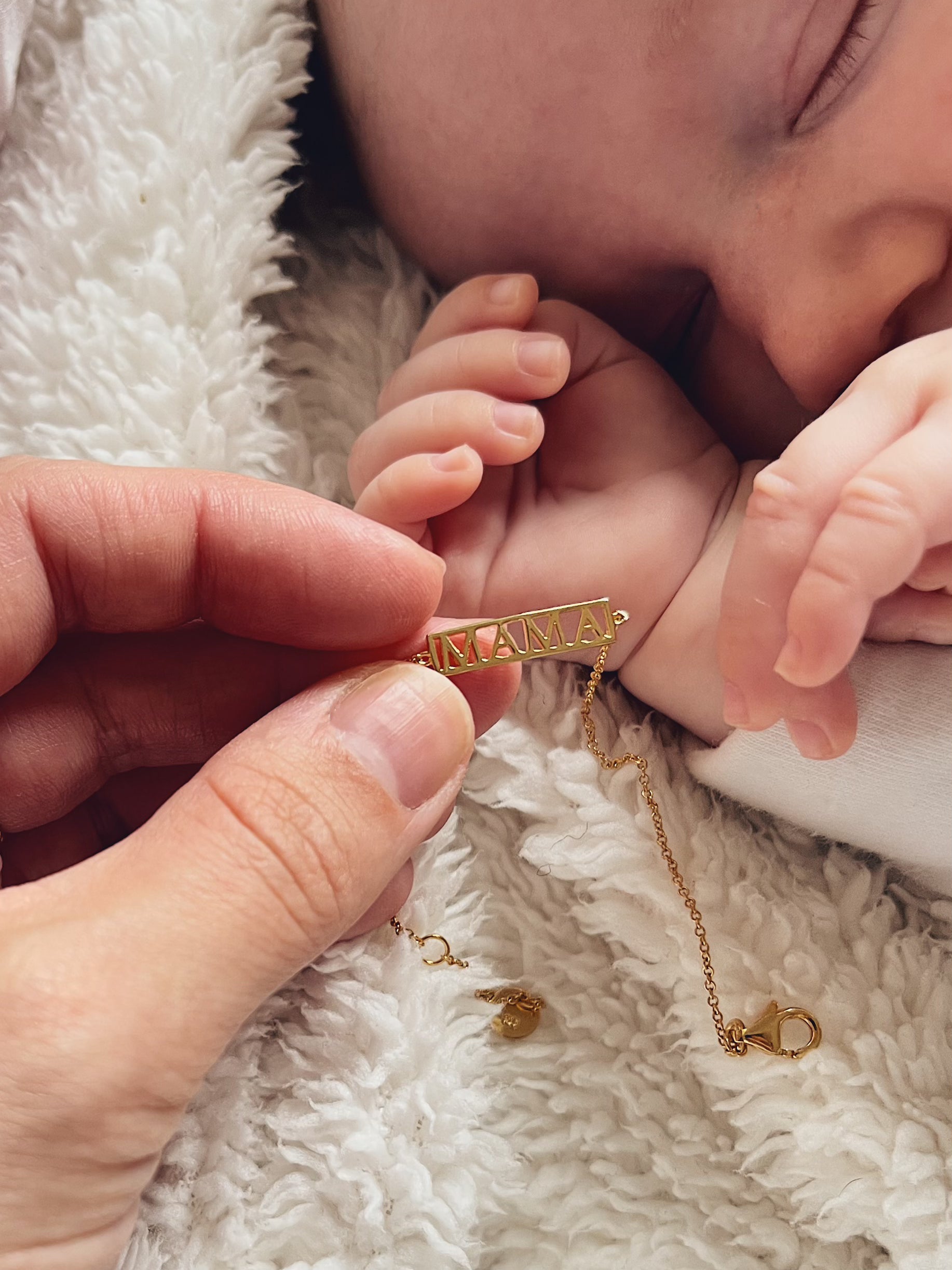 Mama Gold Bracelet
